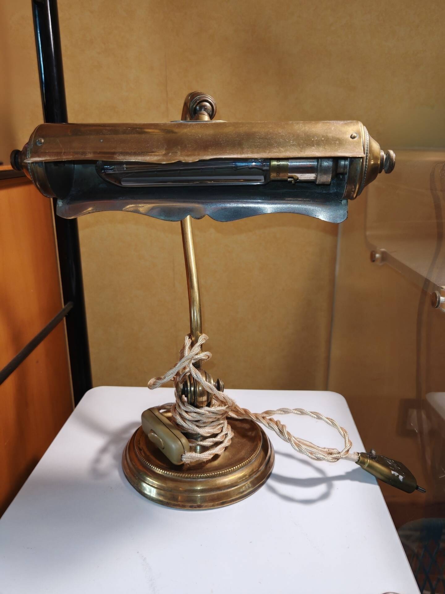 Lampe de notaire