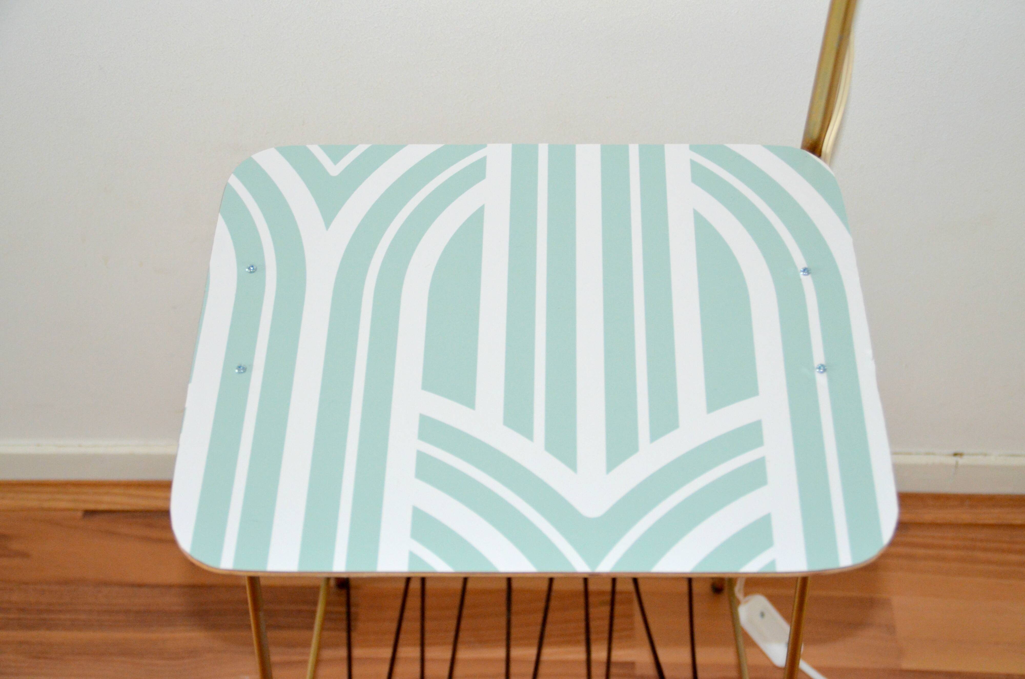 Floor lamp with magazine rack scoubidou years 50 Tablet