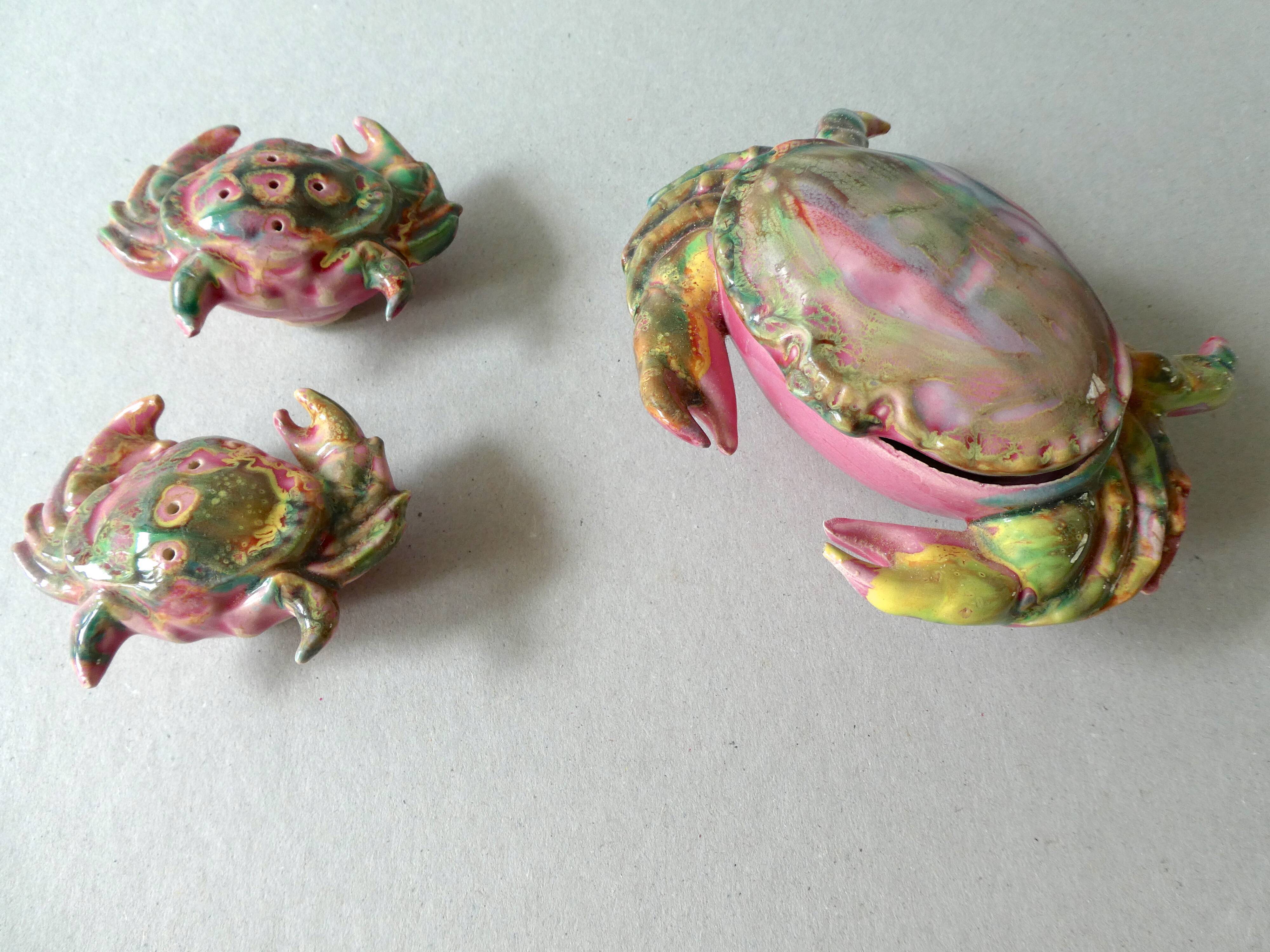 Set salt shaker, pepper and mustard maker, dabbling, crabs
