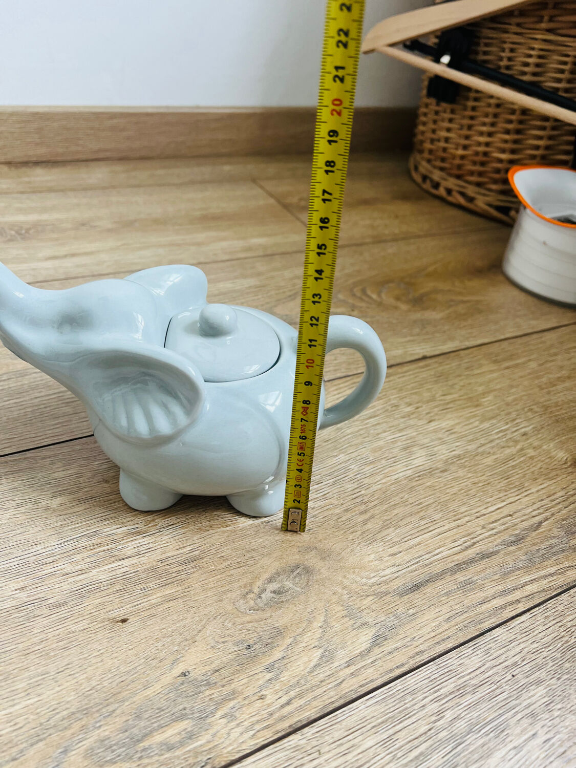 Grey lipton elephant teapot