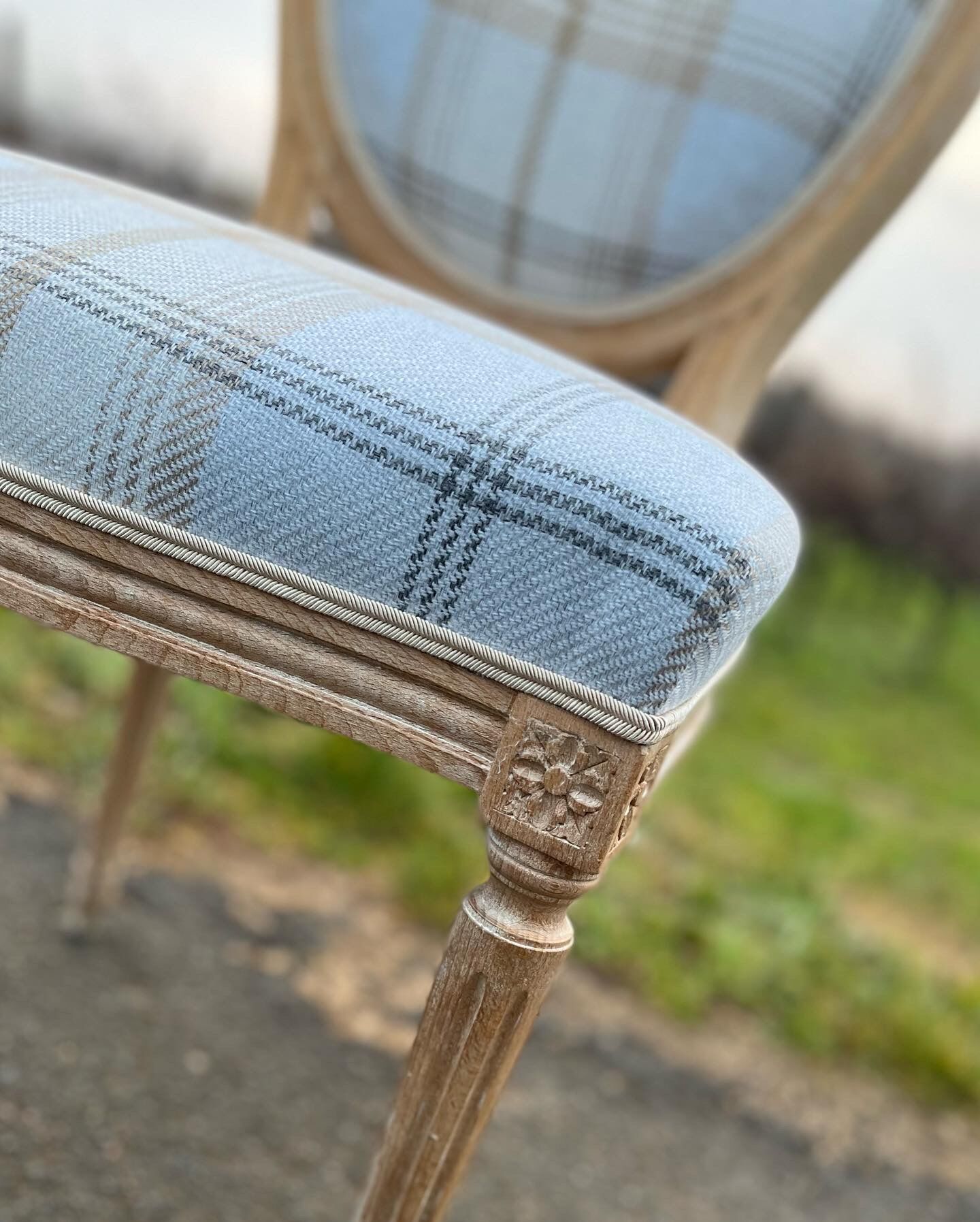 Louis VI medallion chair