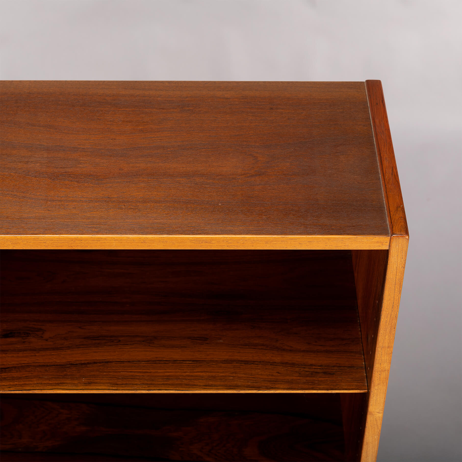 Low rosewood bookcase by Hundevad & Co, 1960