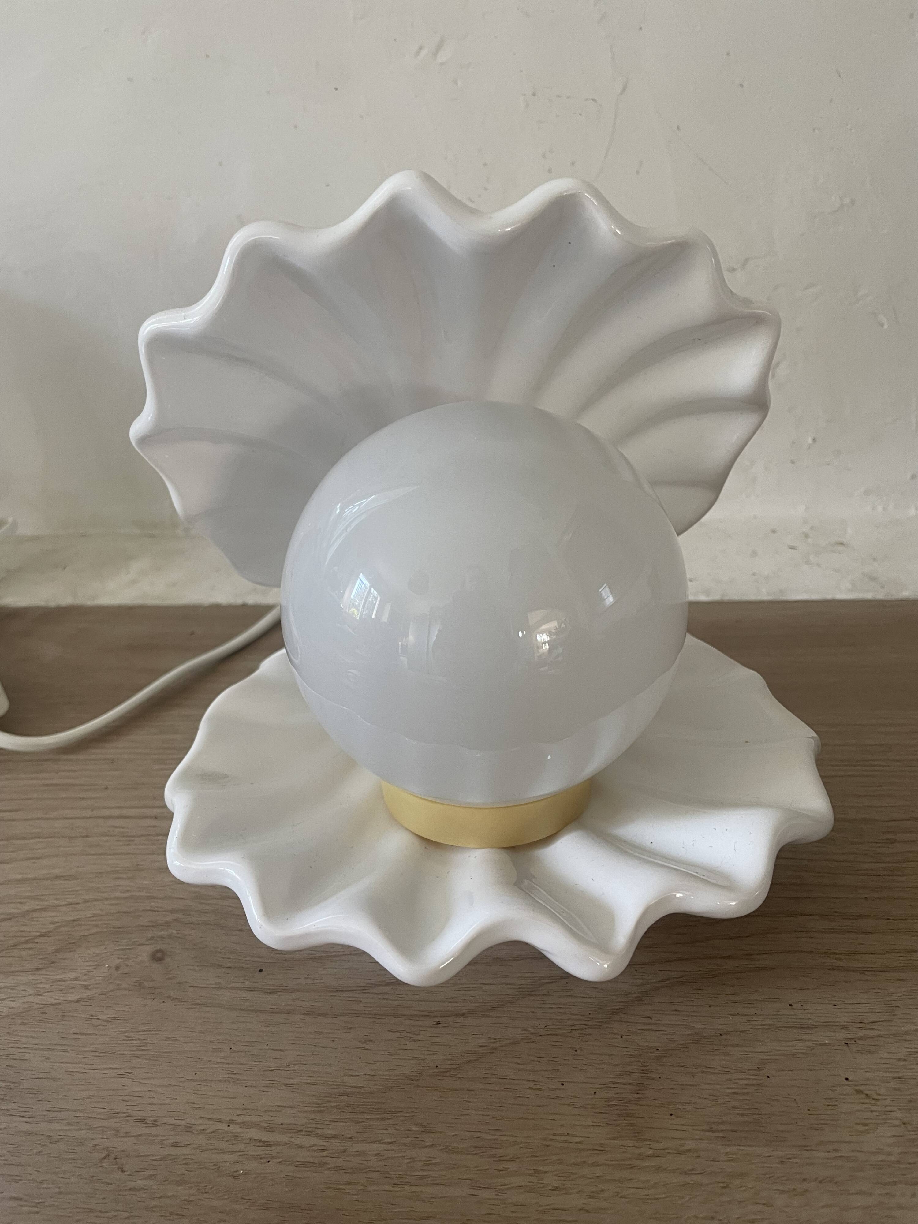 Lampe  coquillage céramique et opaline 70´s