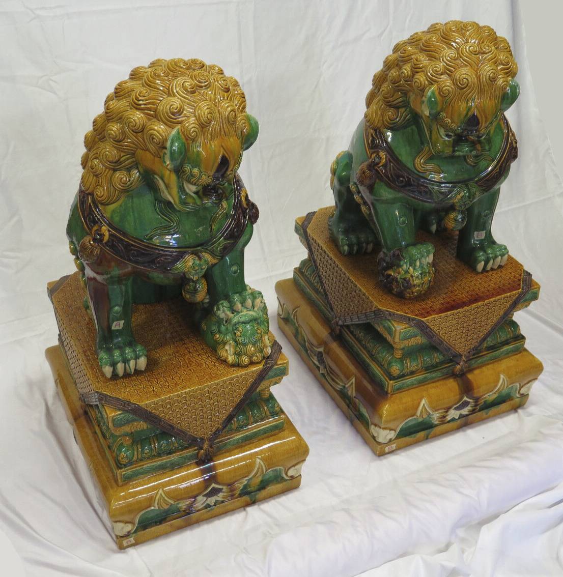 Pair of Chinese guardian lions foo dogs shishi imperial guardians ceramic