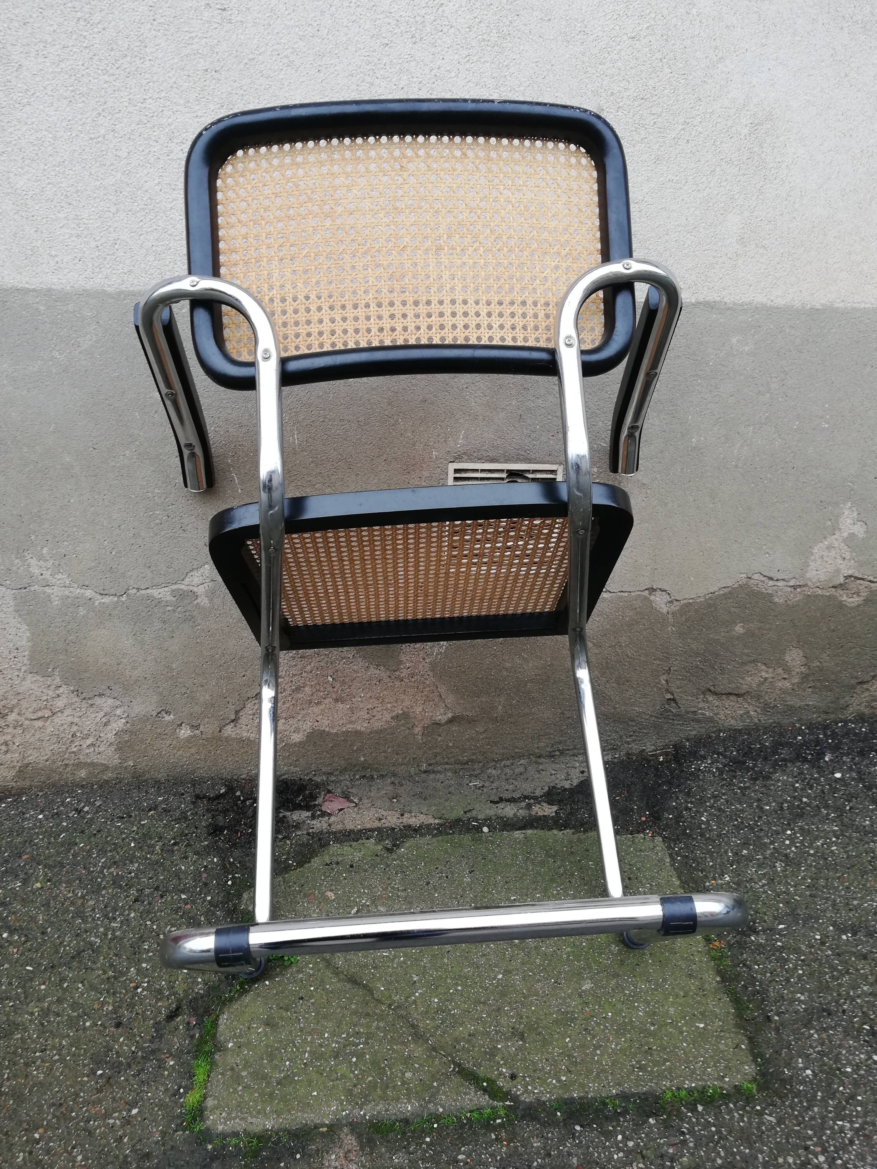 Marcel Breuer black armrest chair