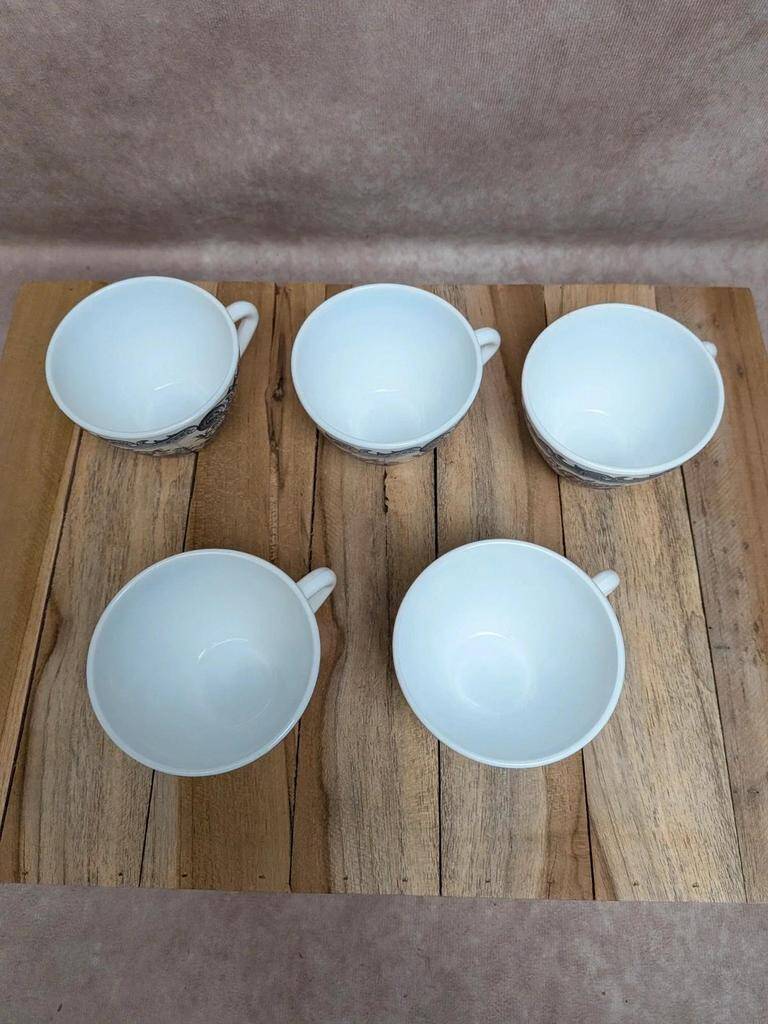 Set of 5 vintage Rivanel mugs