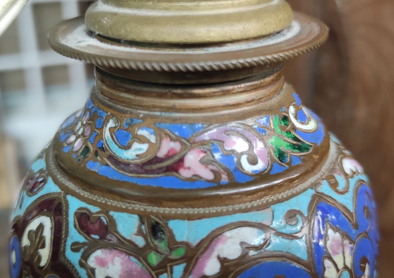 Vase mounted in lamp