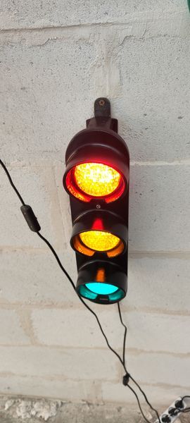 Lamp thick metal traffic light height 44 cm in 220 v