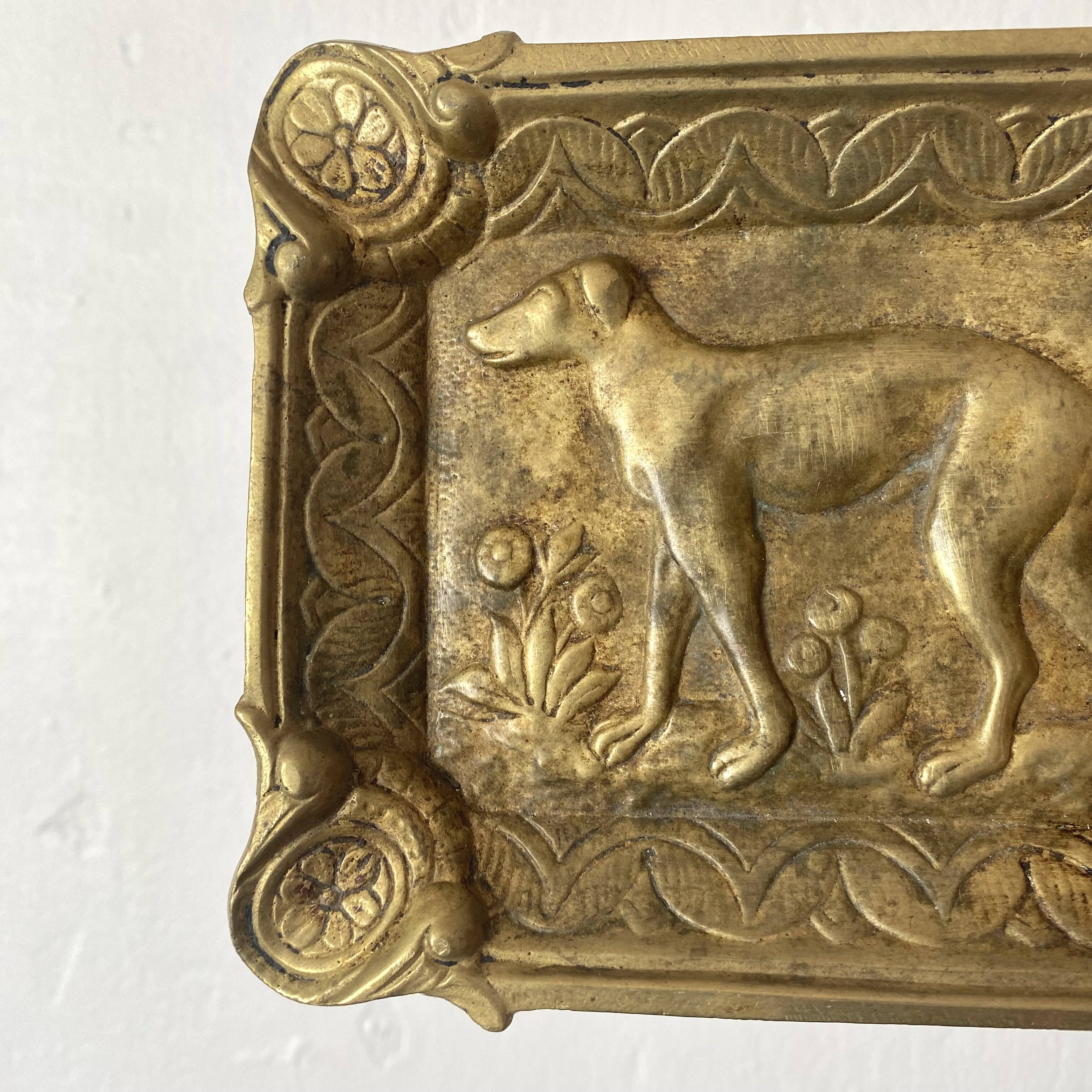 Cendrier, vide poche en laiton doré décor chien