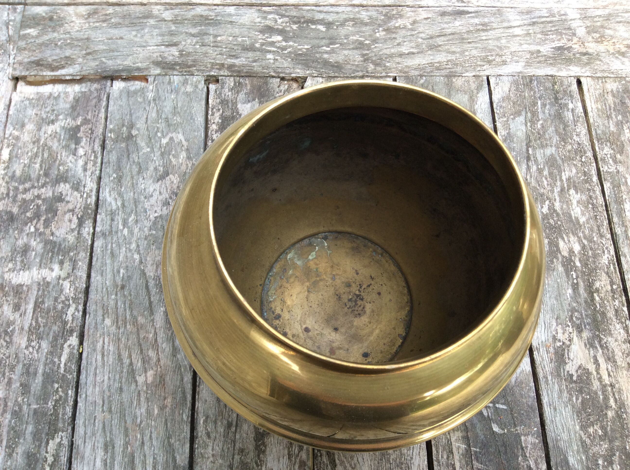 Cache pot en cuivre