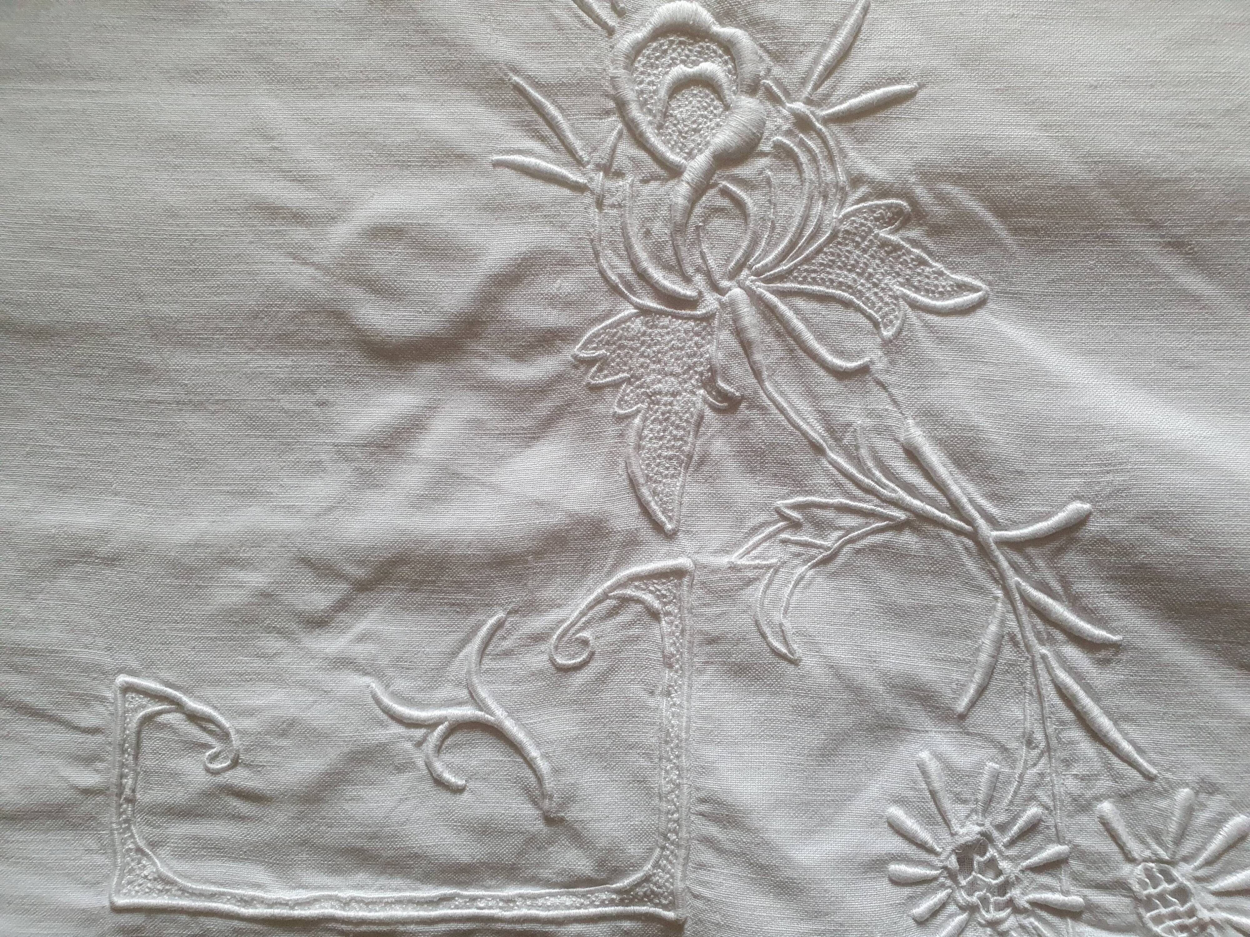 El monogrammed sheet with Venice days