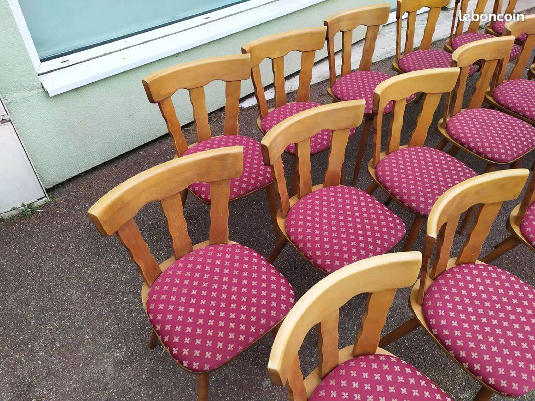 Set of 20 vintage wooden bistro chairs with cushions, year 7
