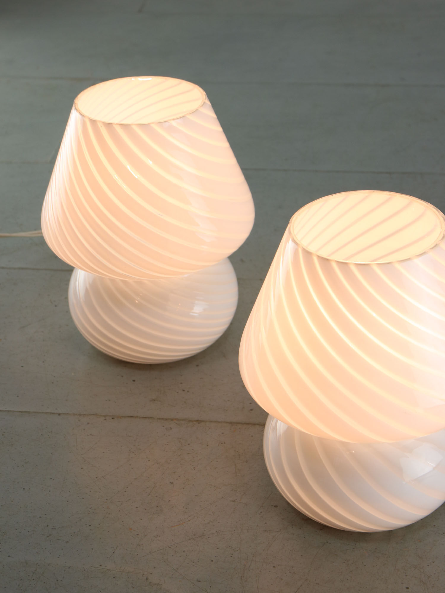 Vintage Murano mushroom swirl table lamp, 70s