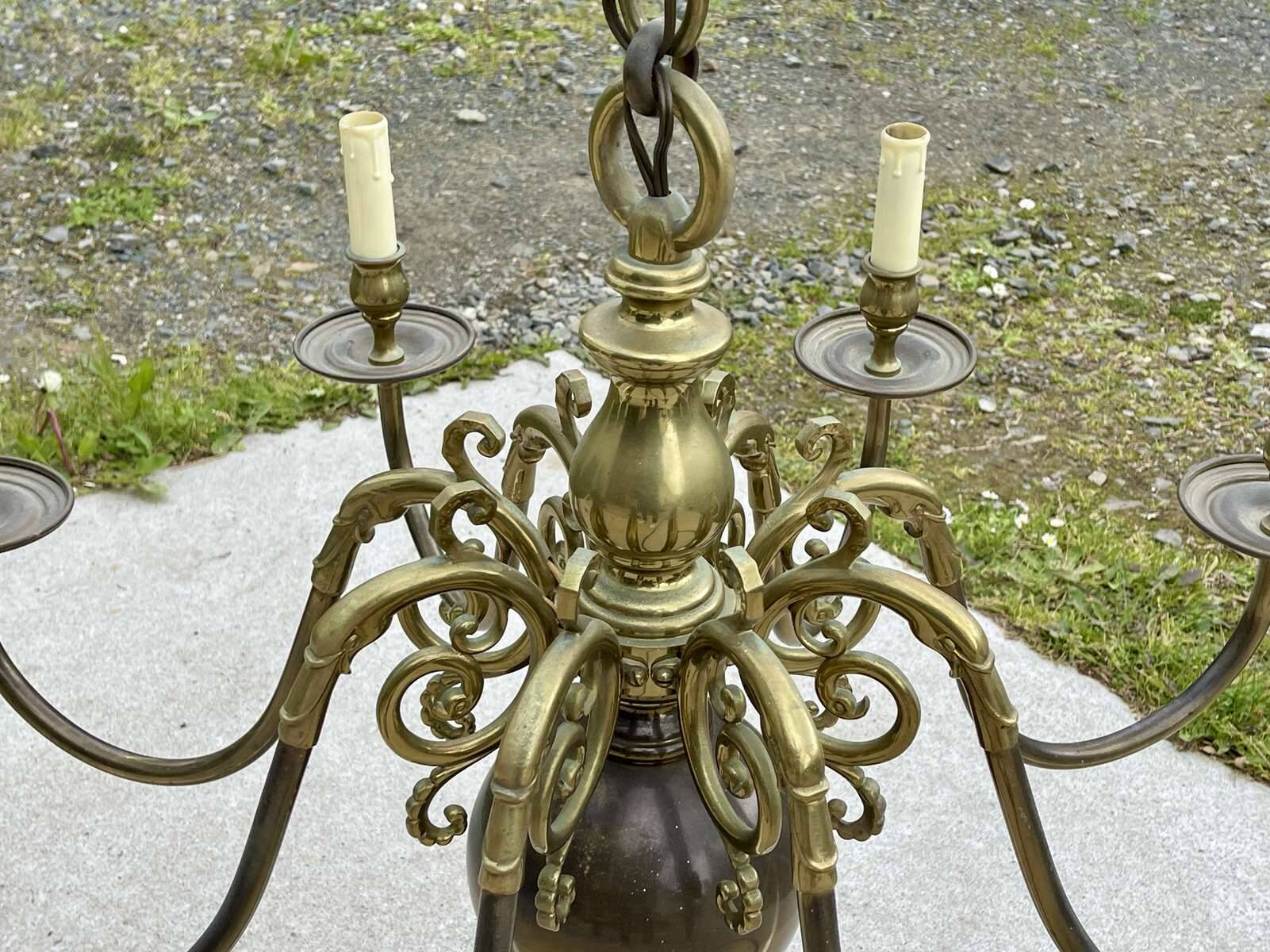 Lustre hollandais en laiton 8 feux années 60 - 85cmx1m23.