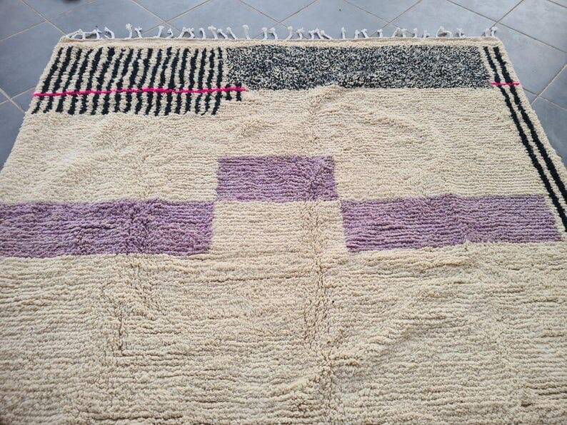 Handmade natural wool Berber rug size 1.5/2.5 m