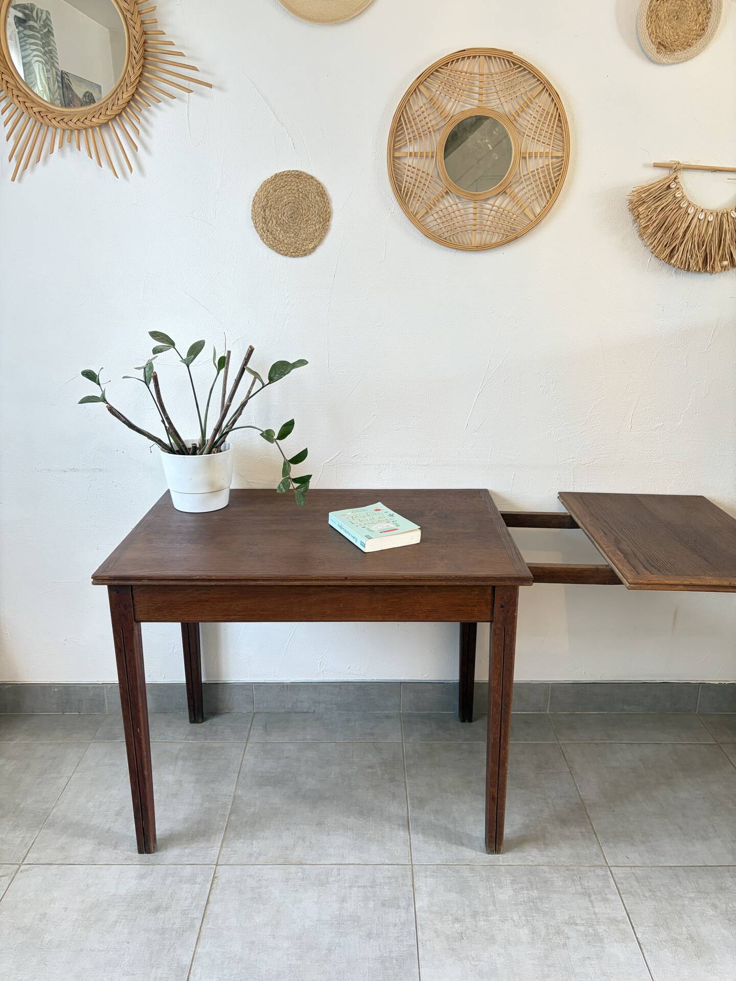 Extendable farmhouse table / extension