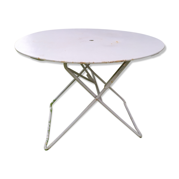 Table de jardin en fer