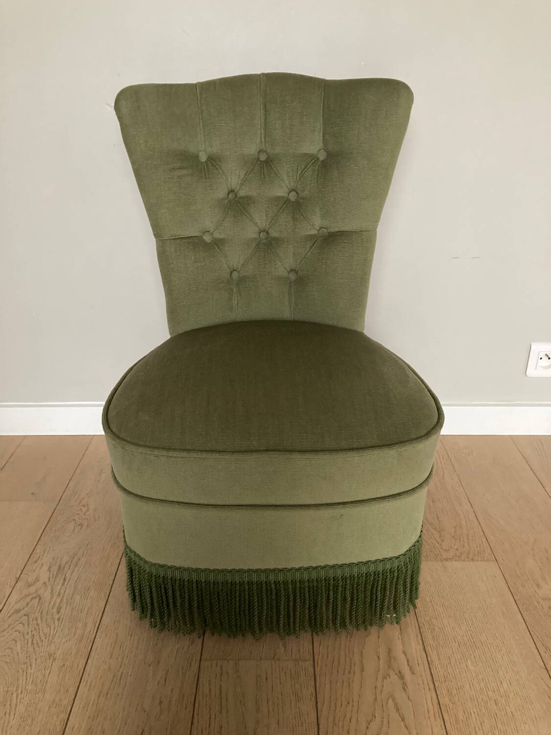 Toad velvet armchair