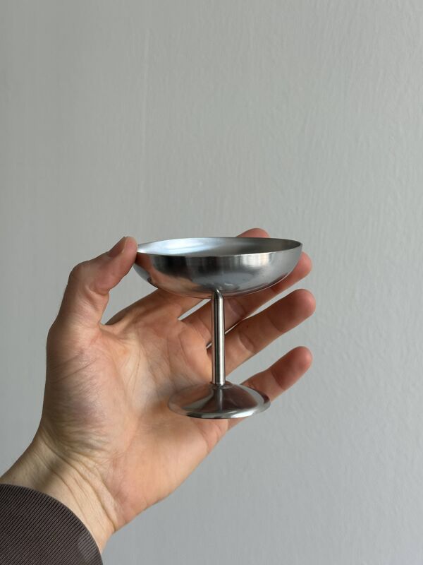 10 coupelles sur pied en inox