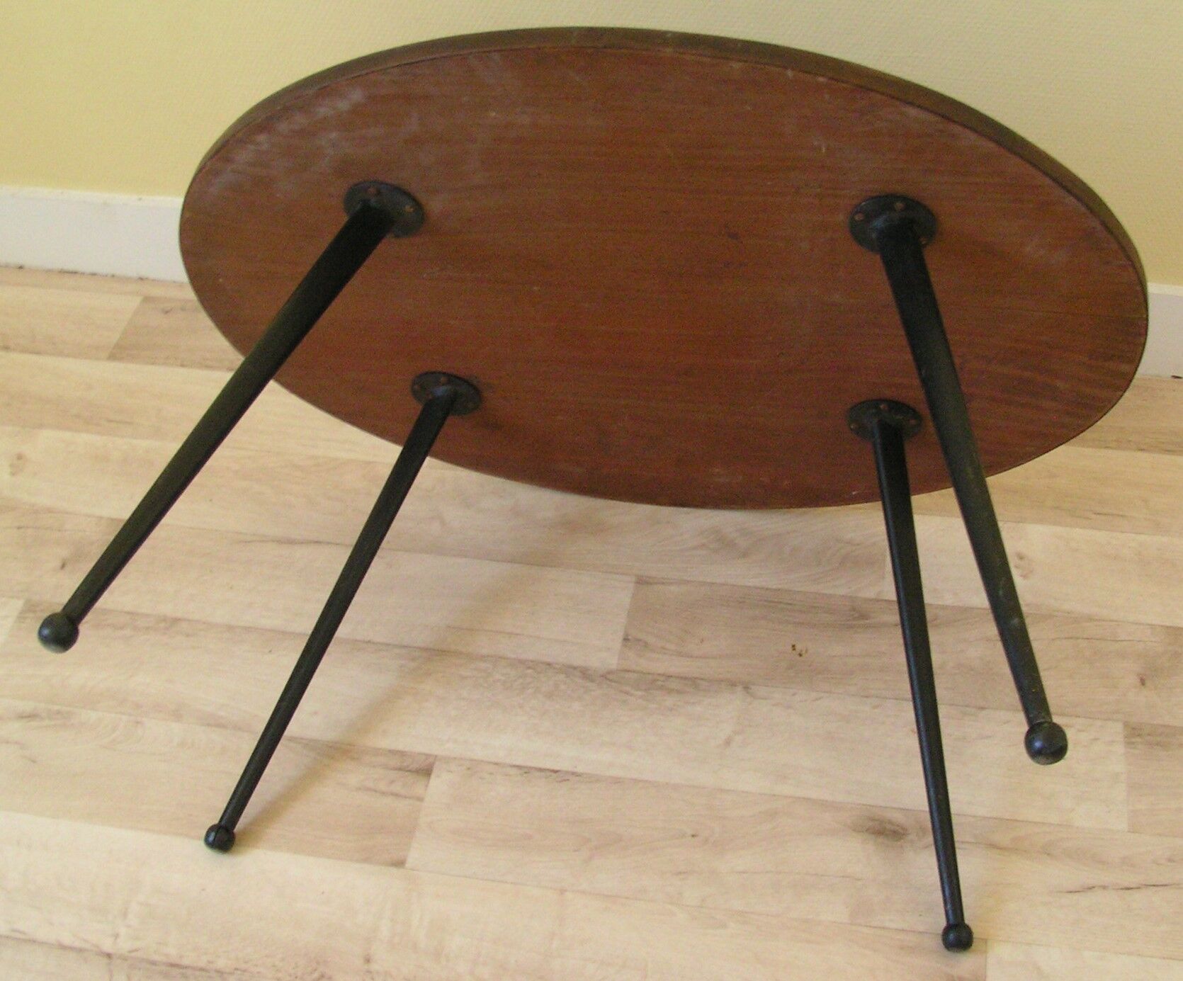 Wood oval coffee table 60s