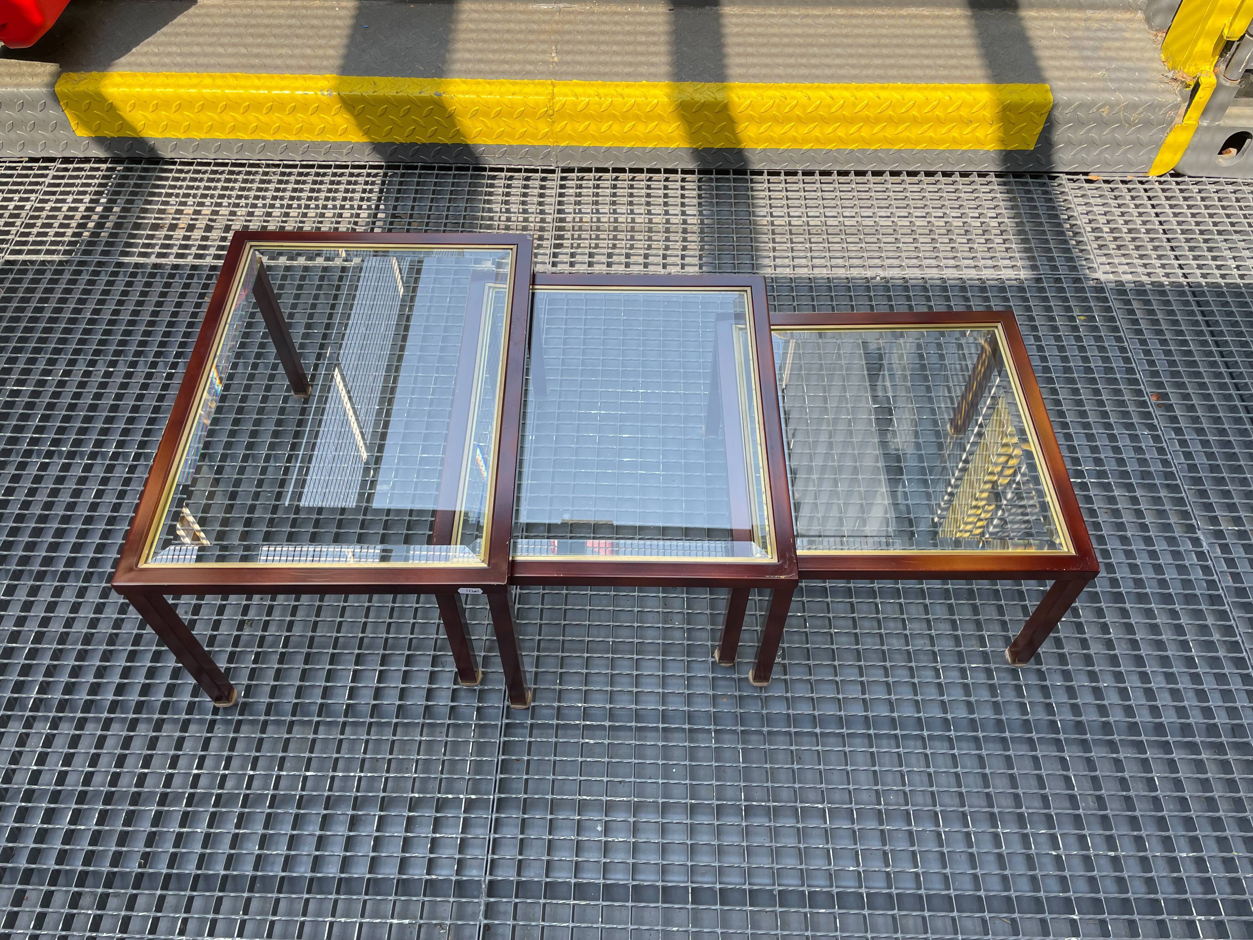 Metal pull-out coffee tables