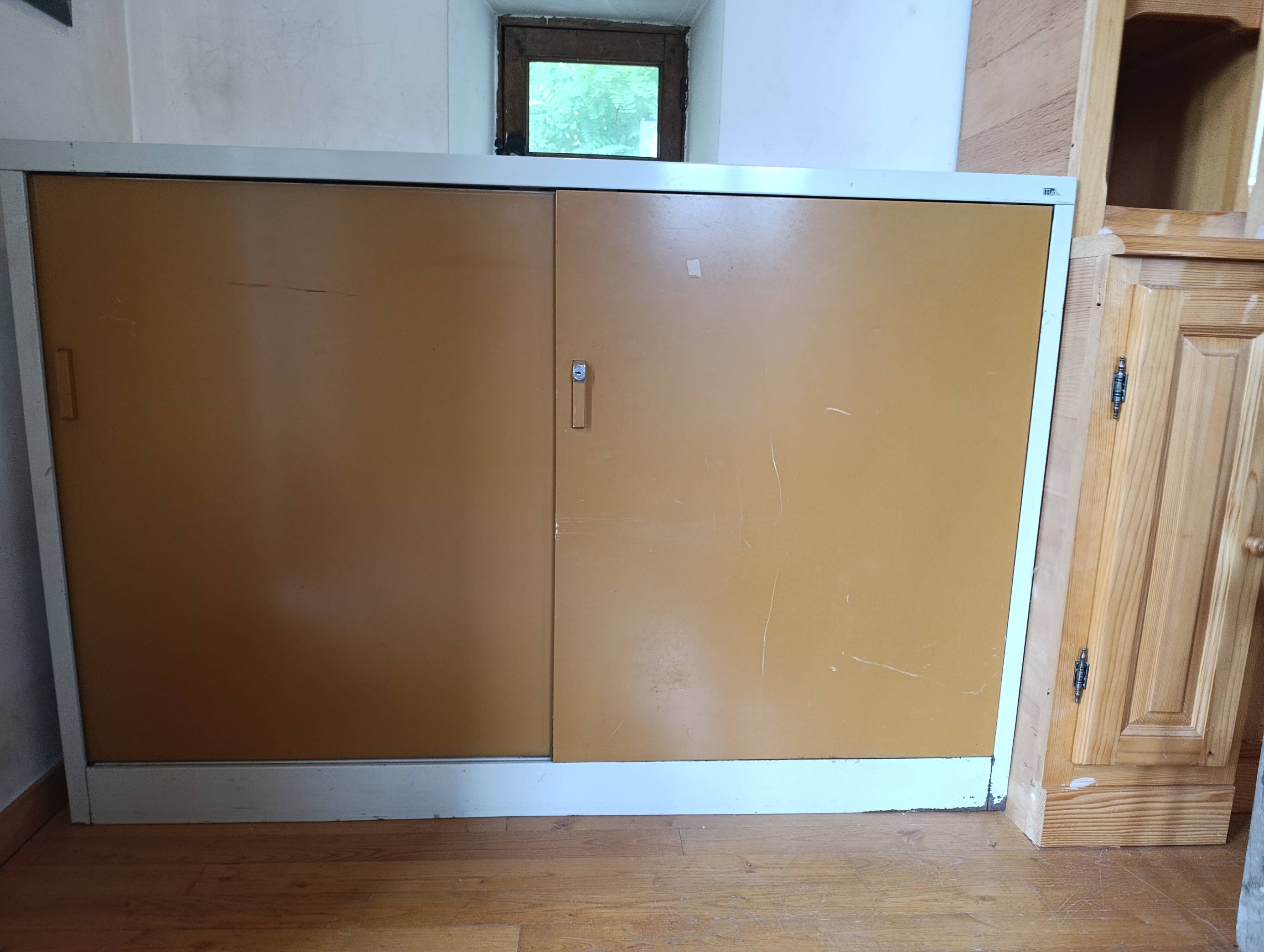 INDUSTRIAL STORAGE FURNITURE