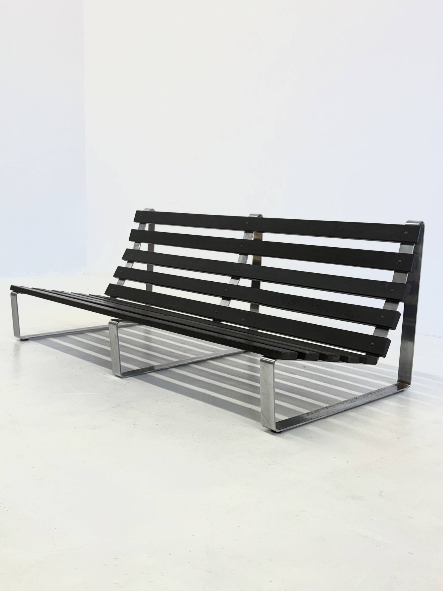 Vintage slatted bench by Kho Liang Ie for Artifort