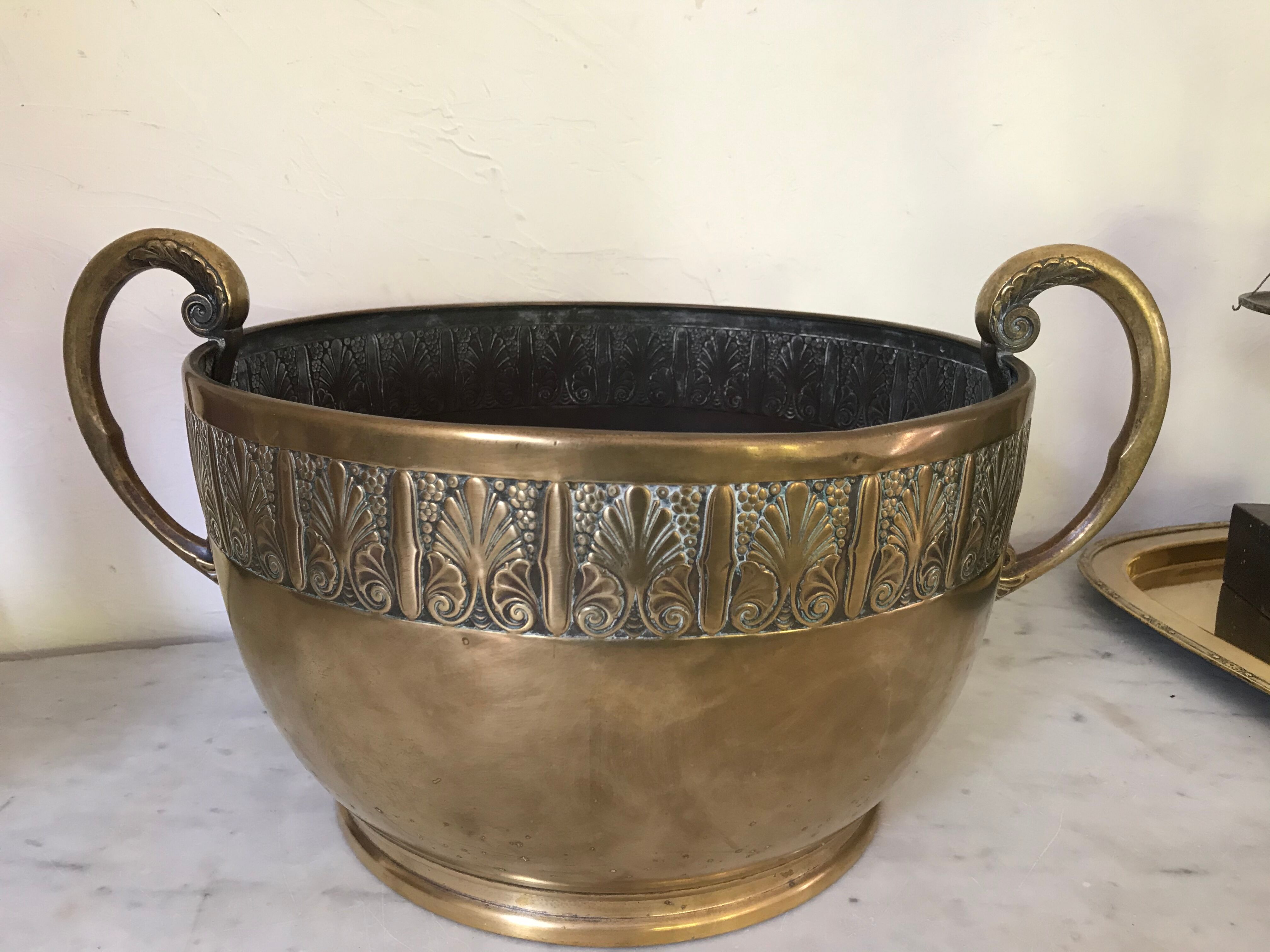 Bronze planter