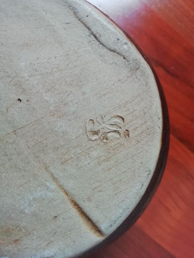 Set of 2 ceramic pots