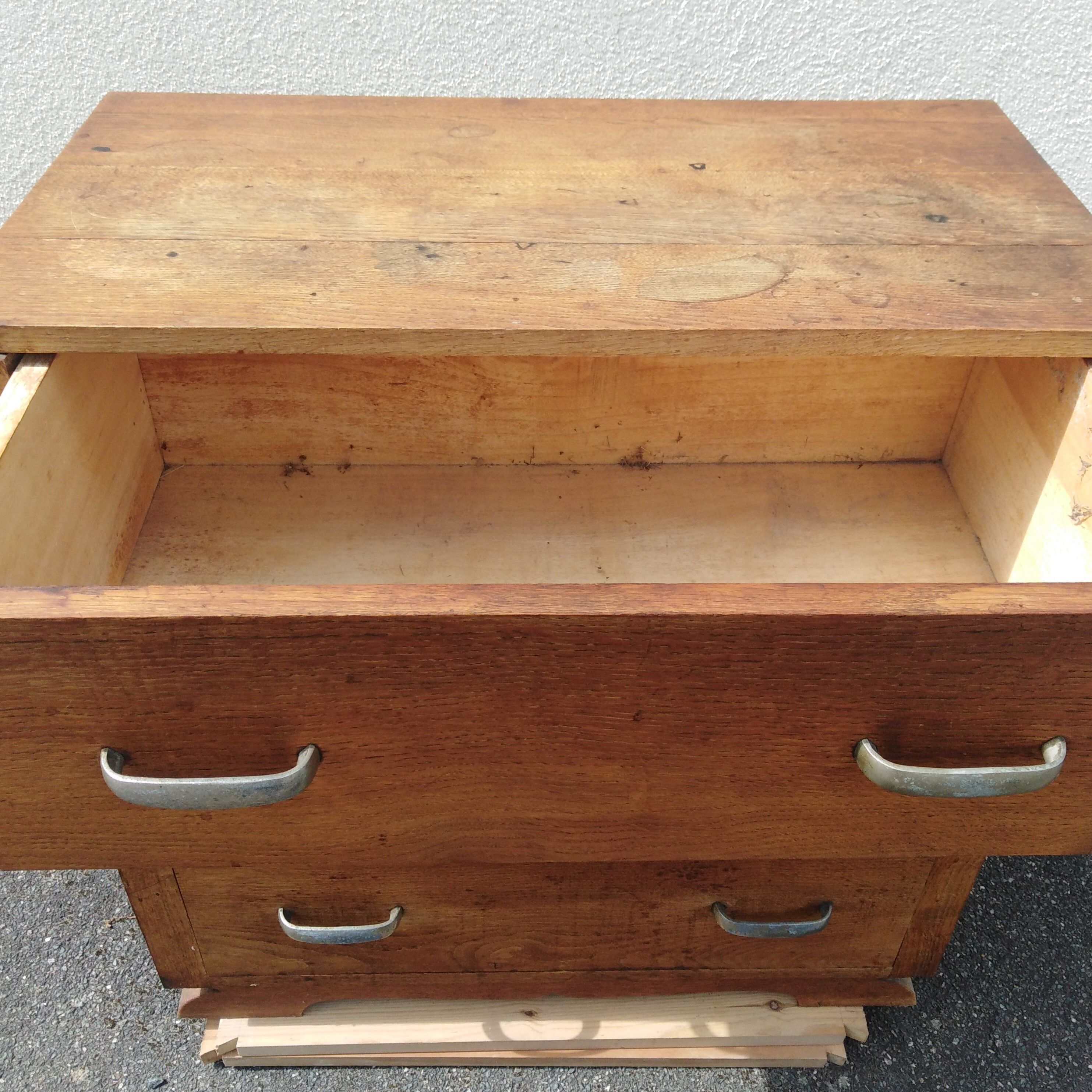 Art deco style chest of drawers