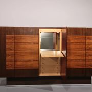 Magnifique grande unité murale avec beaucoup d'espace de rangement et un cabinet de bar, 1970.