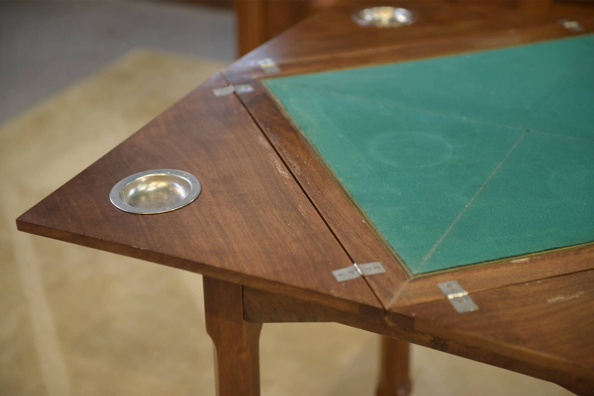 Art Deco game table in walnut from the 1930s.
