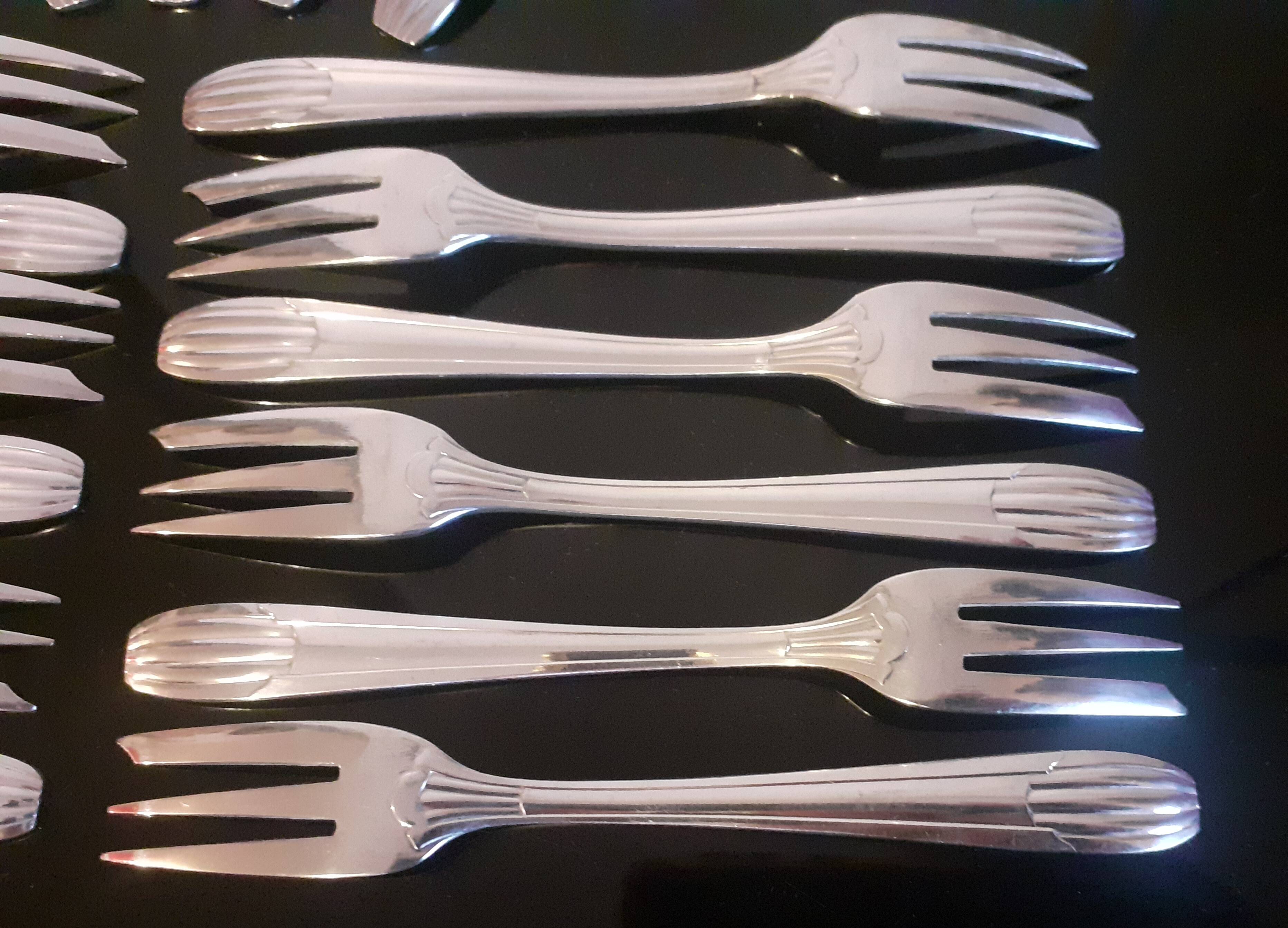16-Piece Silver Plated Dessert Cutlery Set