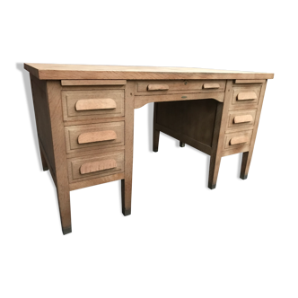 Administrative notary oak desk an aero erased