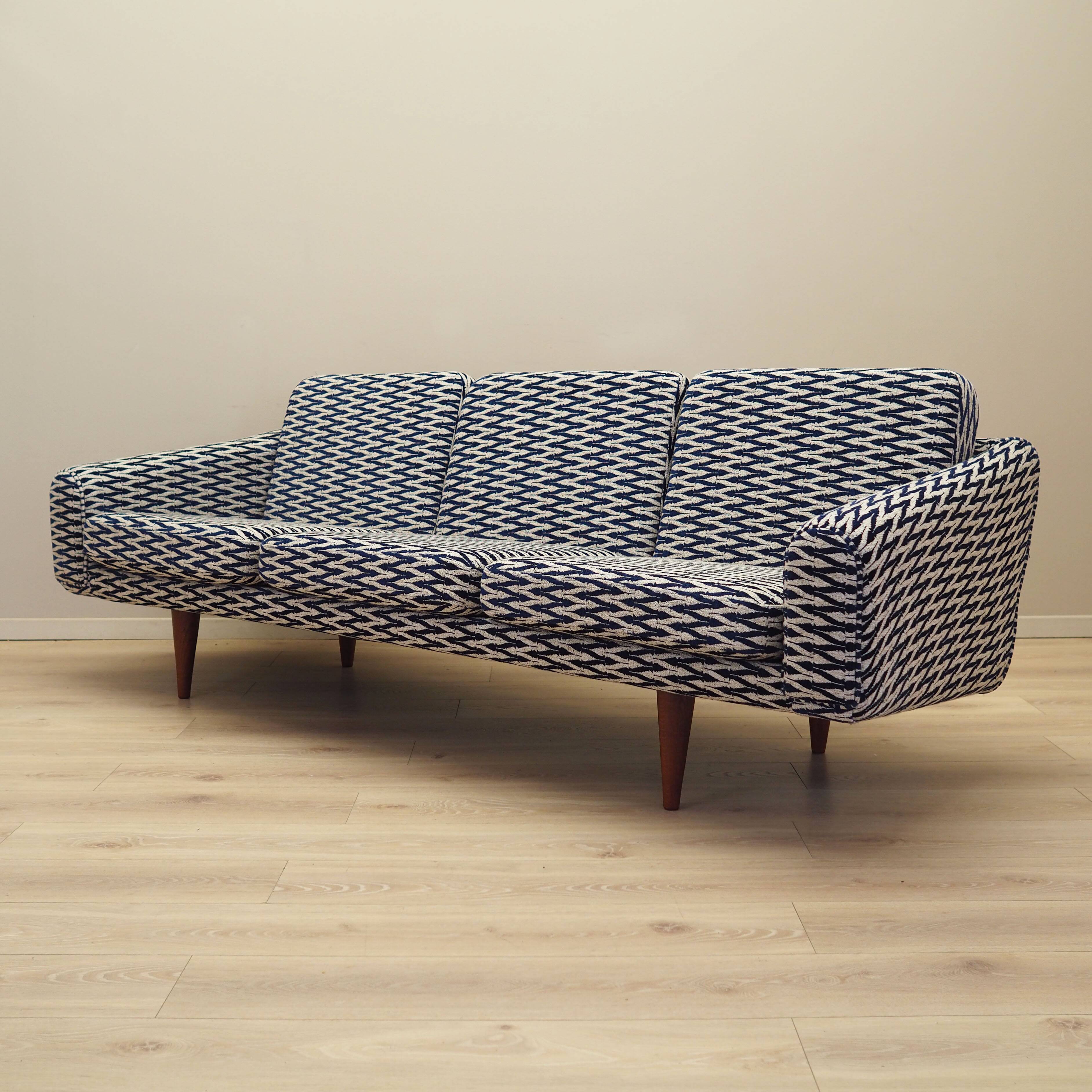 Three-seater sofa, Danish design, 1960s, designer: Illum Wikkelsø