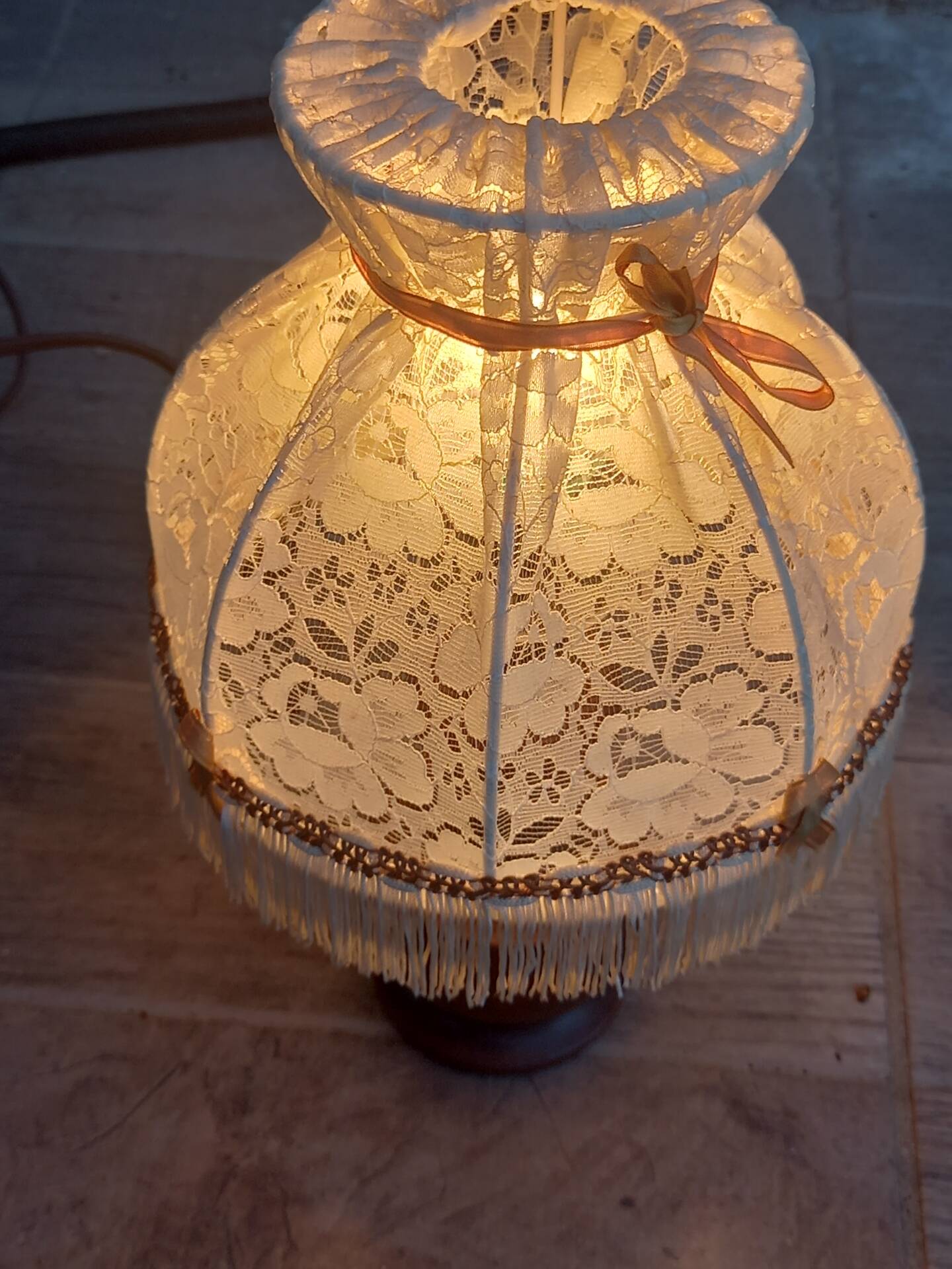 Table lamp