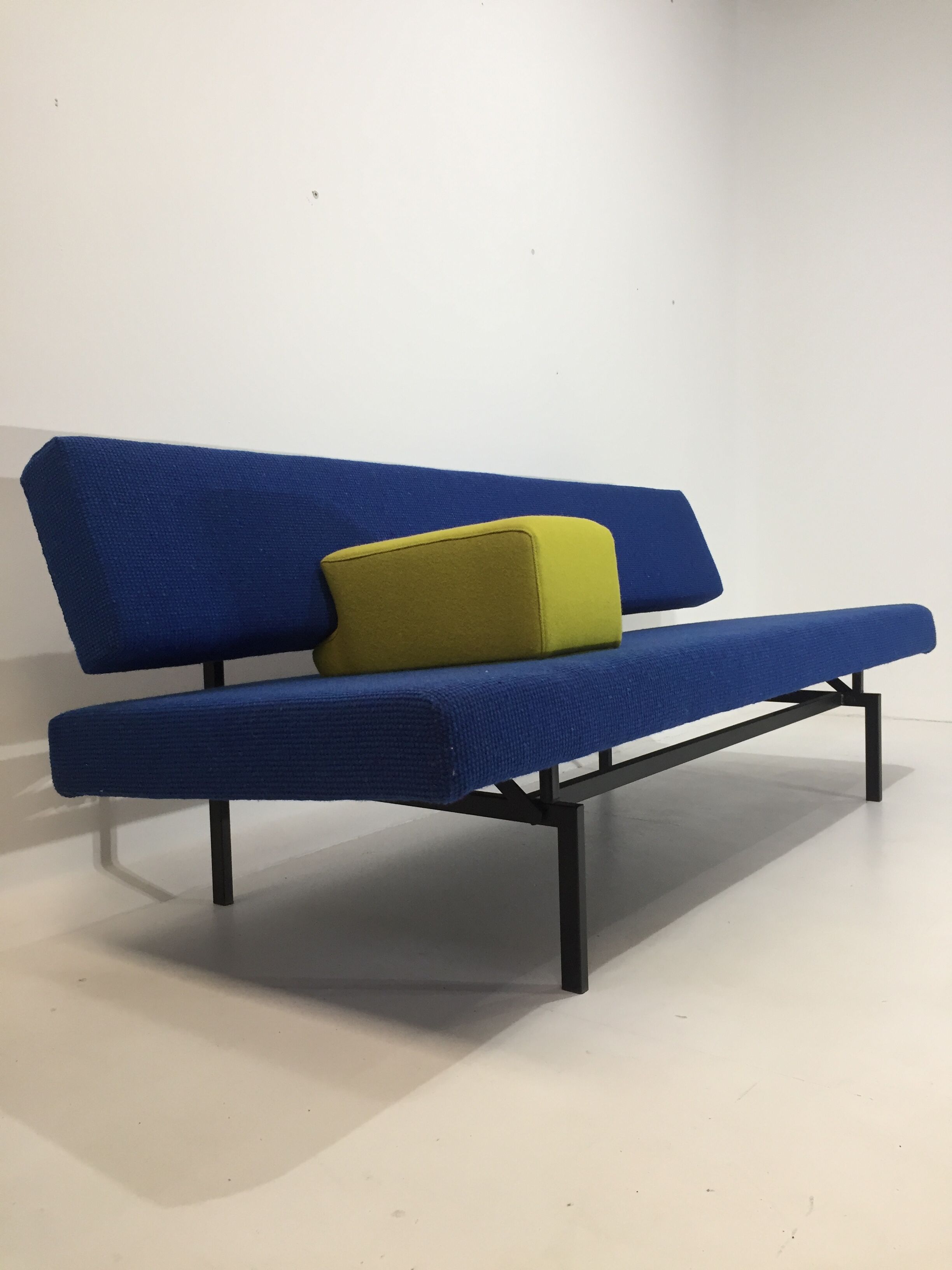 Martin Visser's resting bed sofa, Spectrum 1960 edition