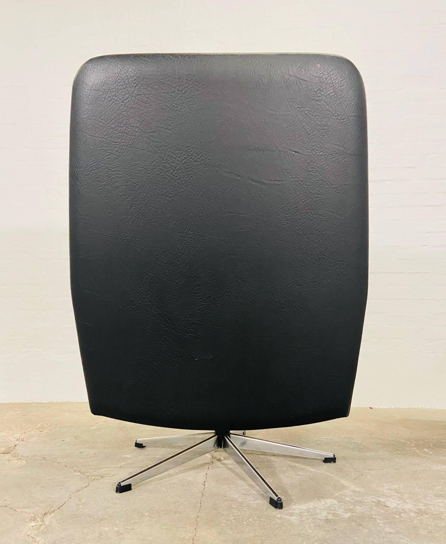 VINTAGE DANISH MID-CENTURY SVEND SKIPPER SWIVEL CHAIR IN BLACK LEATHER