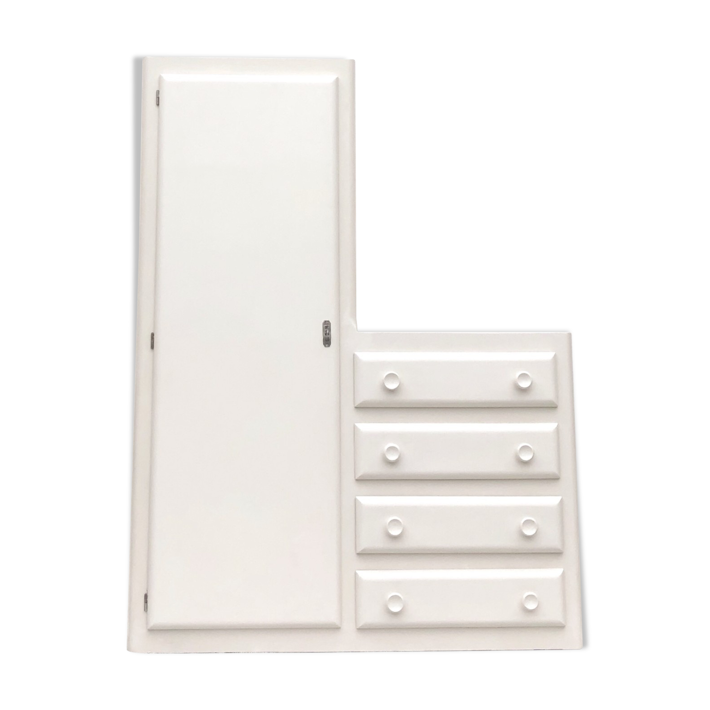 Armoire parisienne asymétrique
