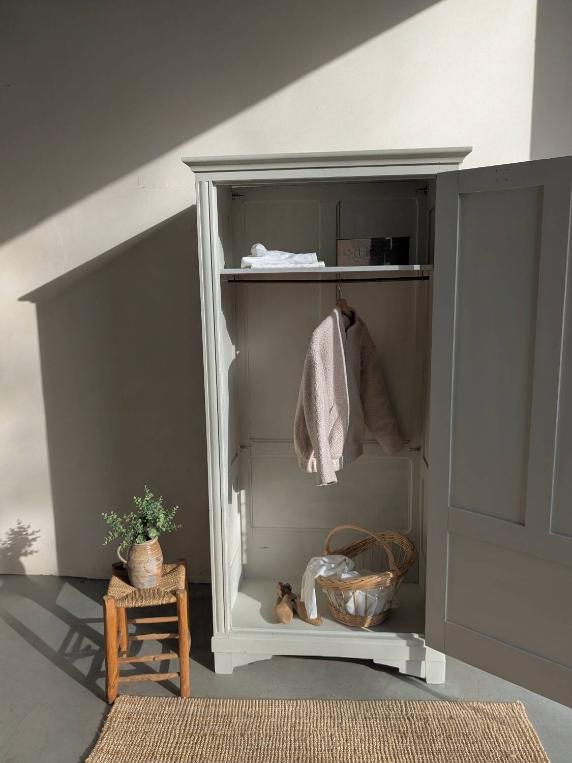 Armoire, penderie parisienne