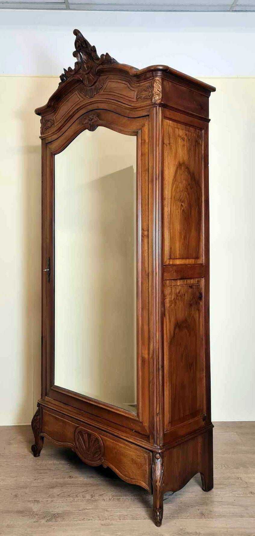 Armoire a glace style louis xv rocaille en noyer | Selency