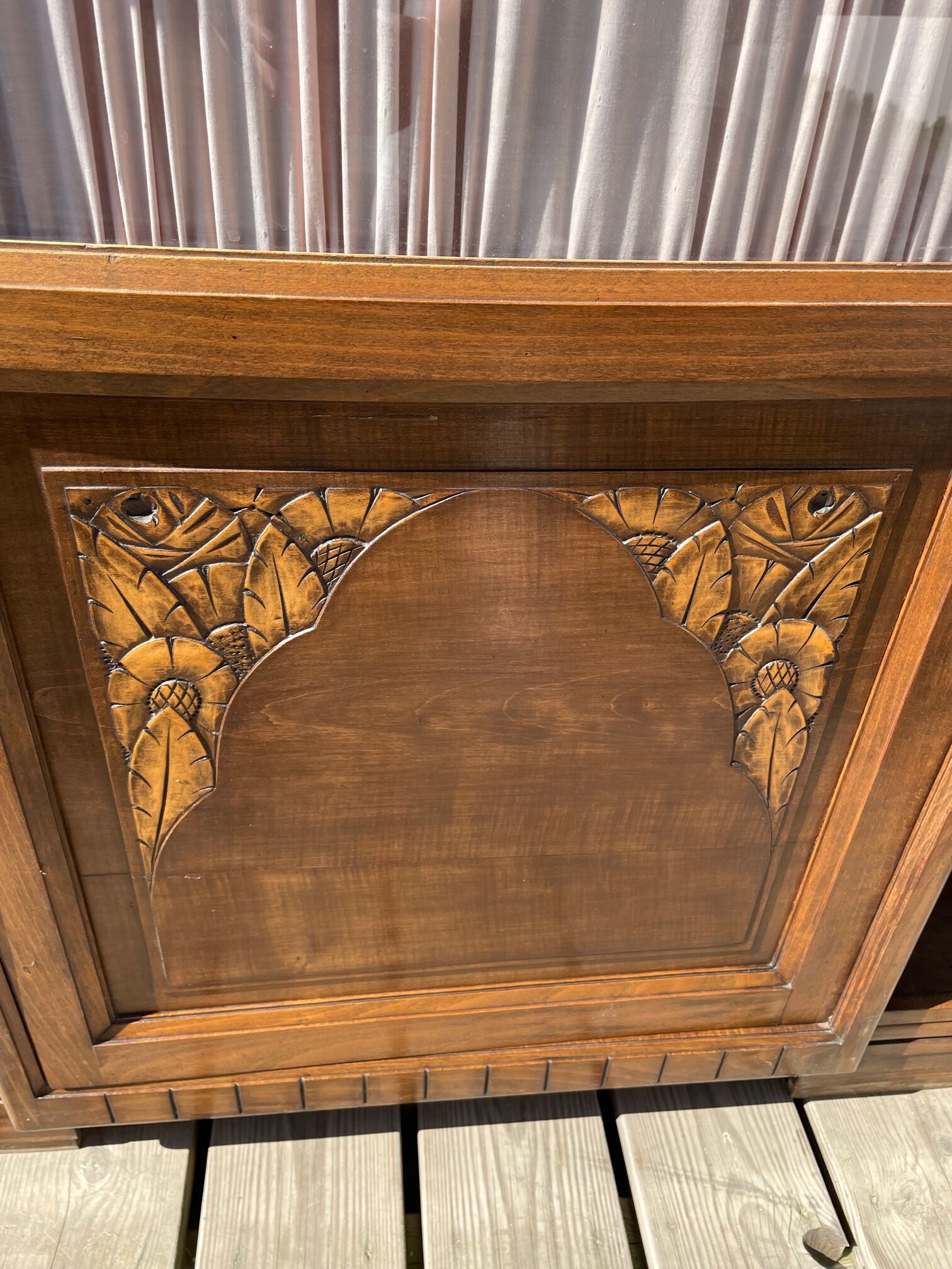Art deco showcase