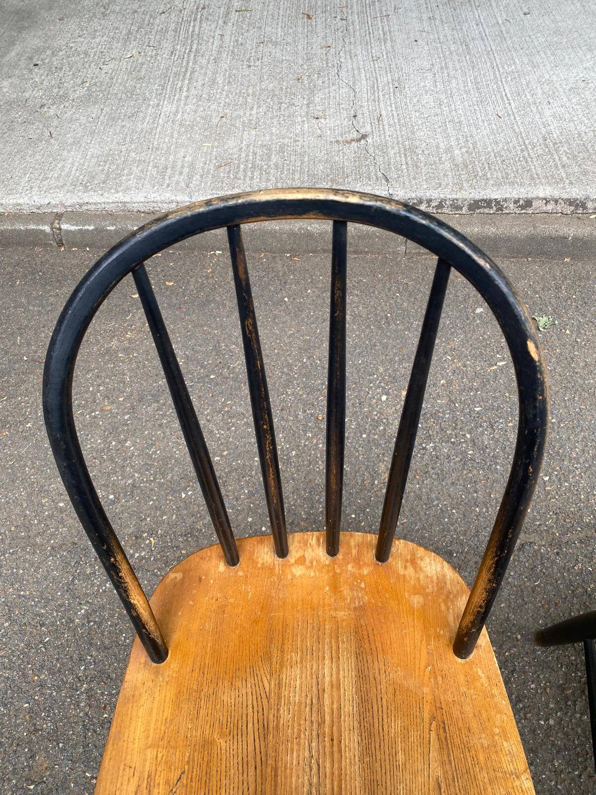 Set of 4 vintage spindle chairs in Windsor/Scandinavian style.