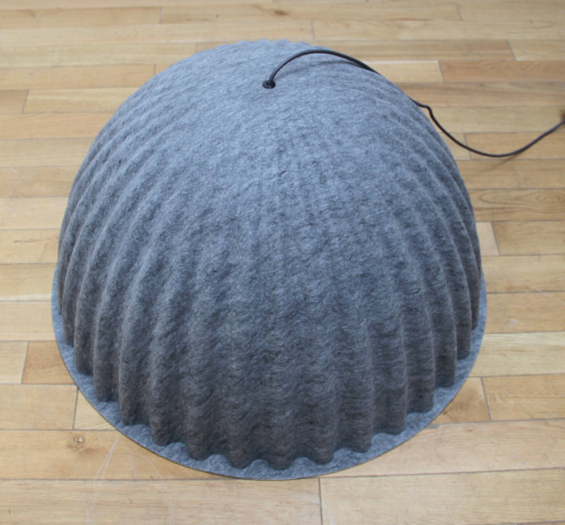 Pendant Lamp Under The Bell, Muuto