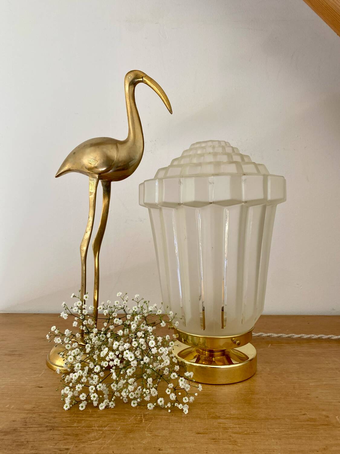 Vintage art deco globe table lamp in frosted glass