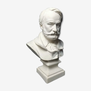 Victor Hugo| bust on piedouche