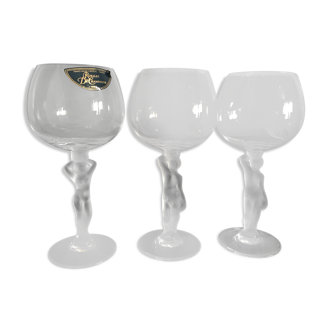 3 wine glasses