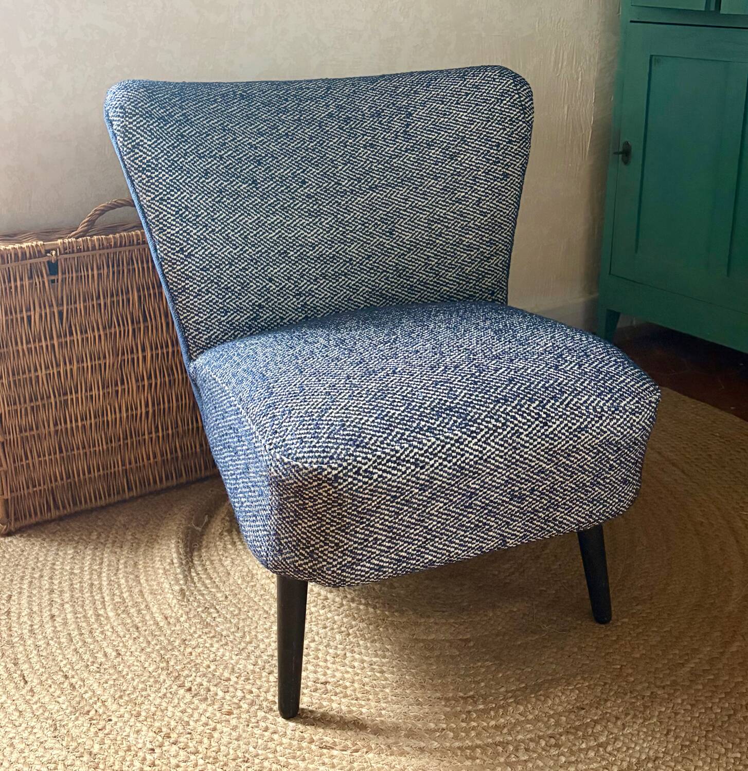Cocktail chair