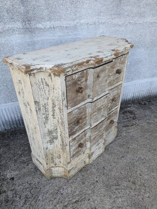Patinated chest of drawers