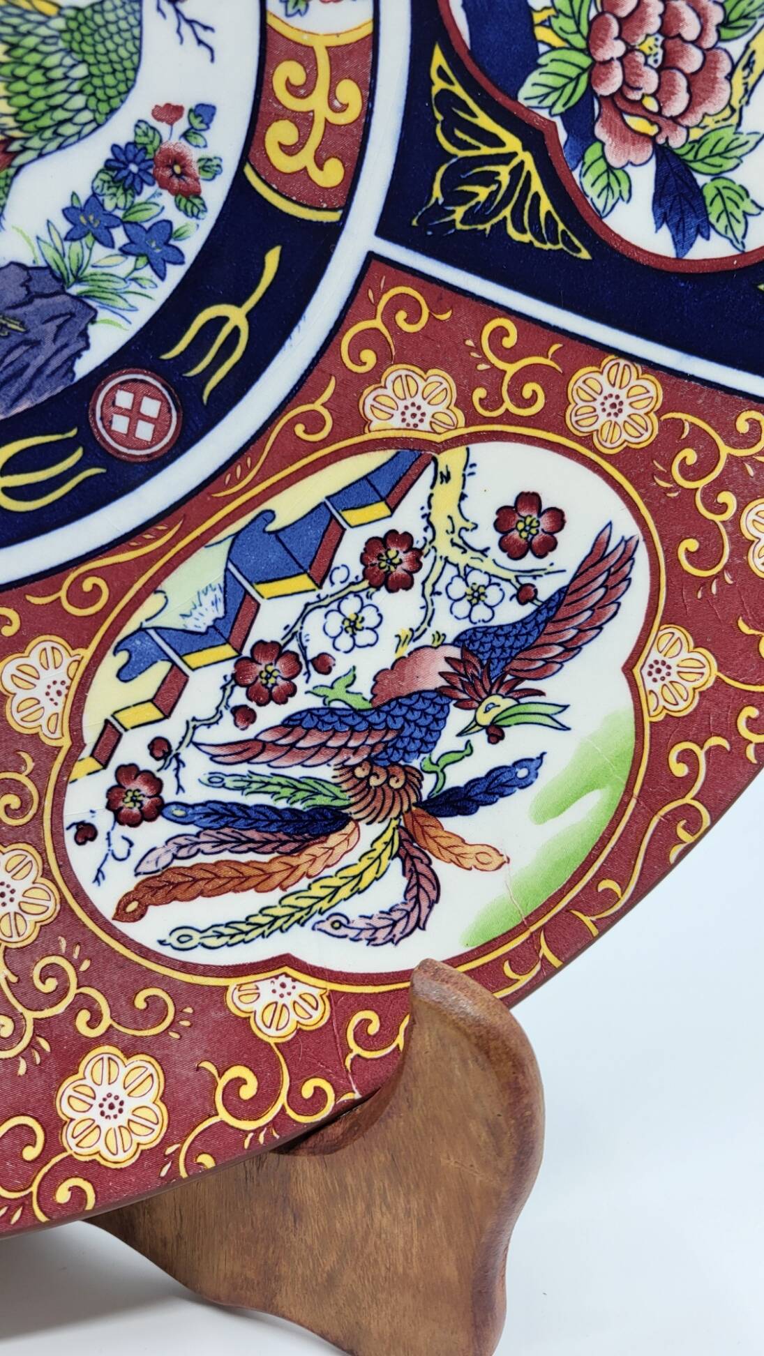 Large Chinese dish signed in Imari porcelain decorated with peacocks and flowers 1970 Vintage